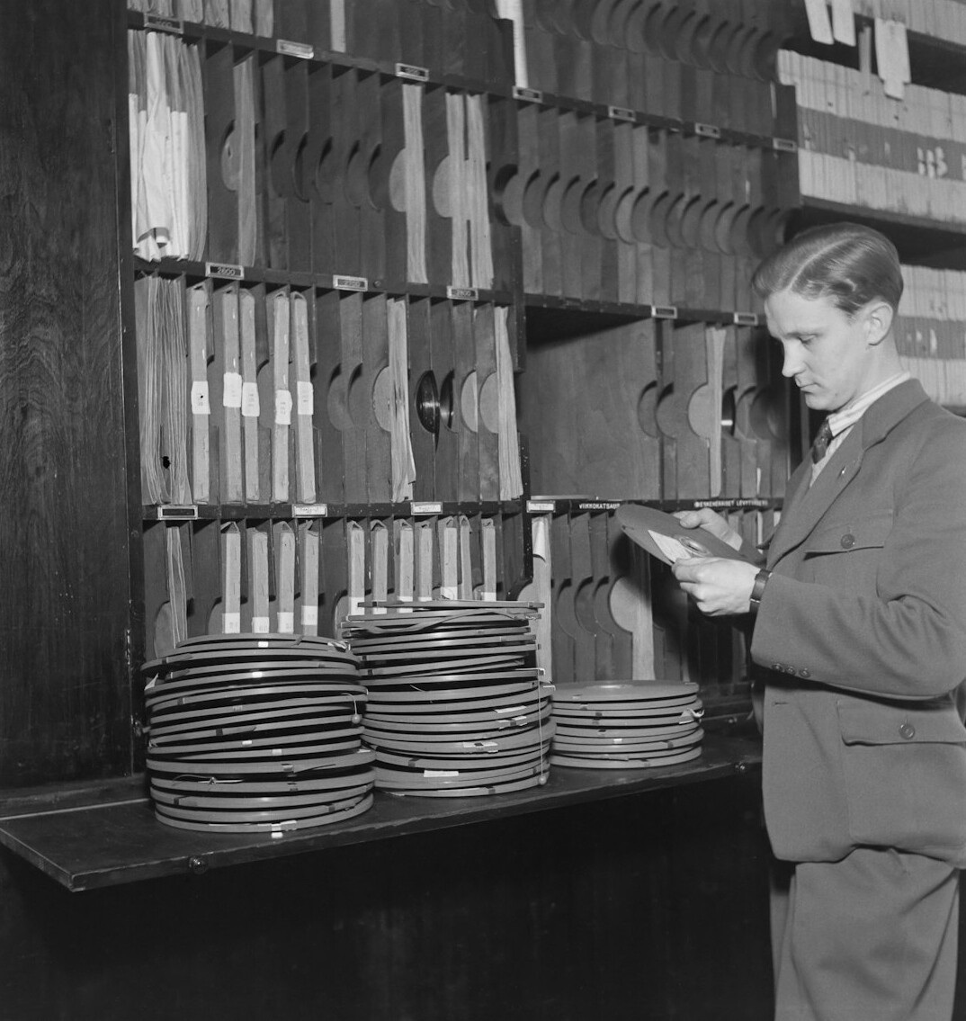 detective reading case files
